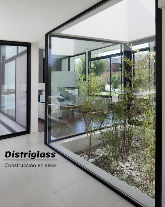 DISTRIGLASS MONTERIA logo