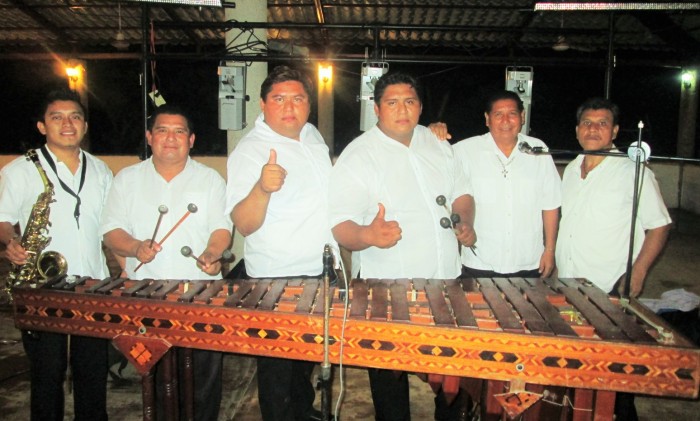 MARIMBA ORQUESTA SUPER PRISCIBOY Y SU PALMA DE ORO logo